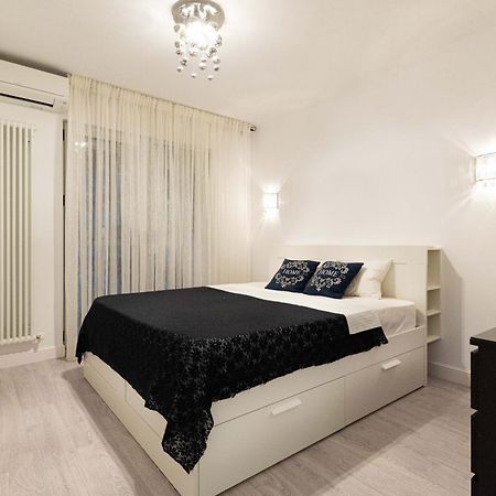 Smile Apartments Бухарест Екстер'єр фото