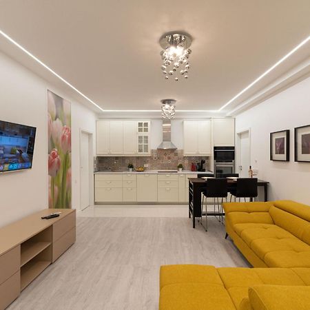 Smile Apartments Бухарест Екстер'єр фото
