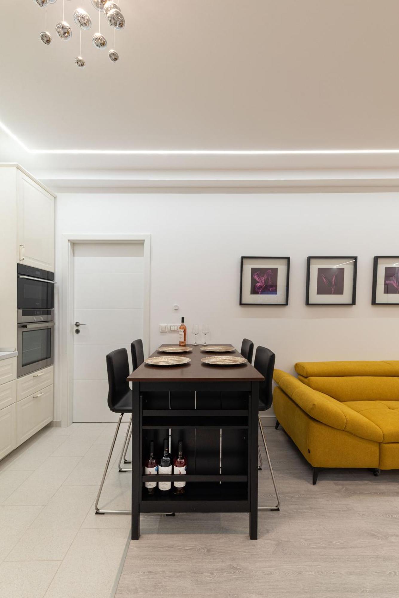 Smile Apartments Бухарест Екстер'єр фото