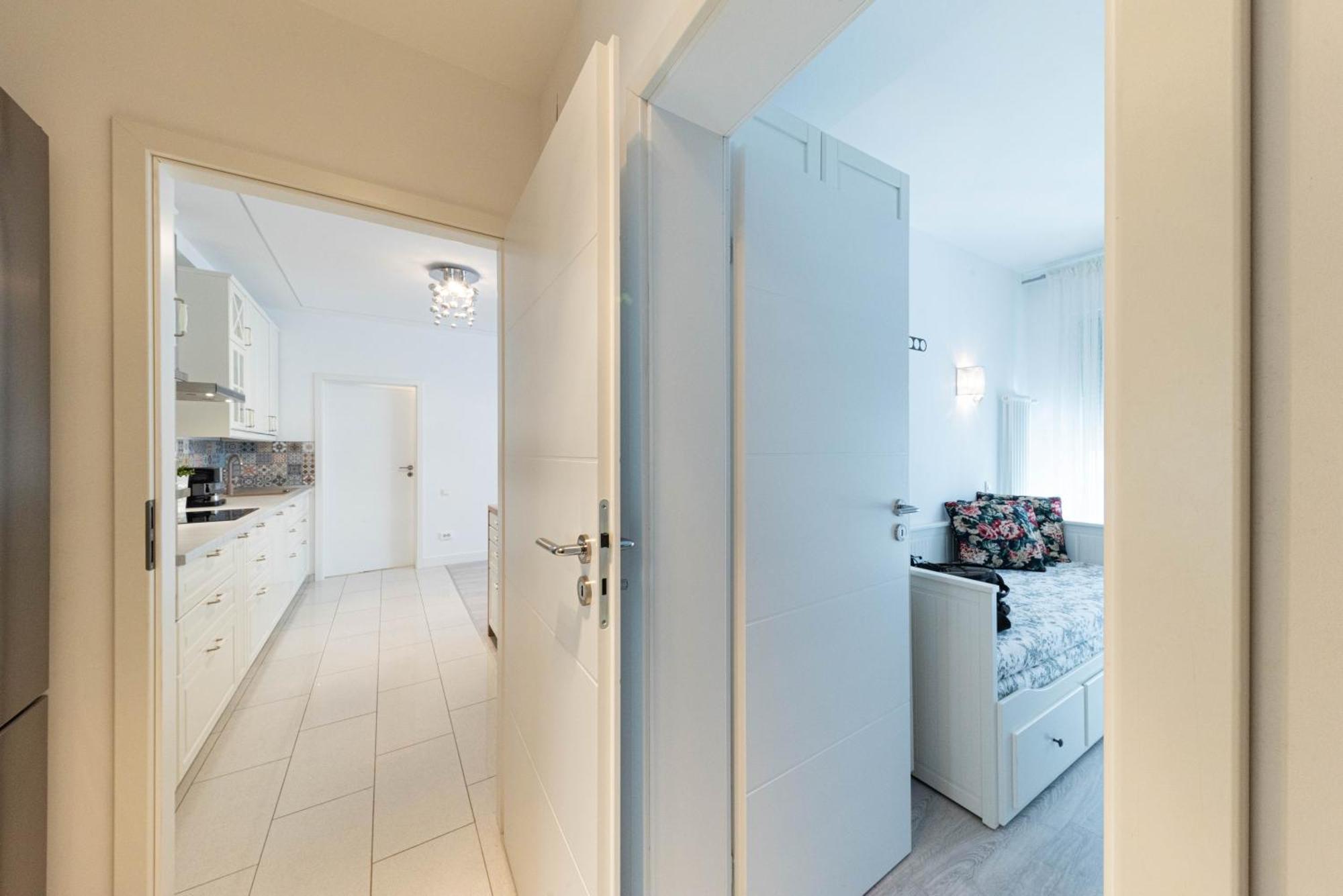 Smile Apartments Бухарест Екстер'єр фото